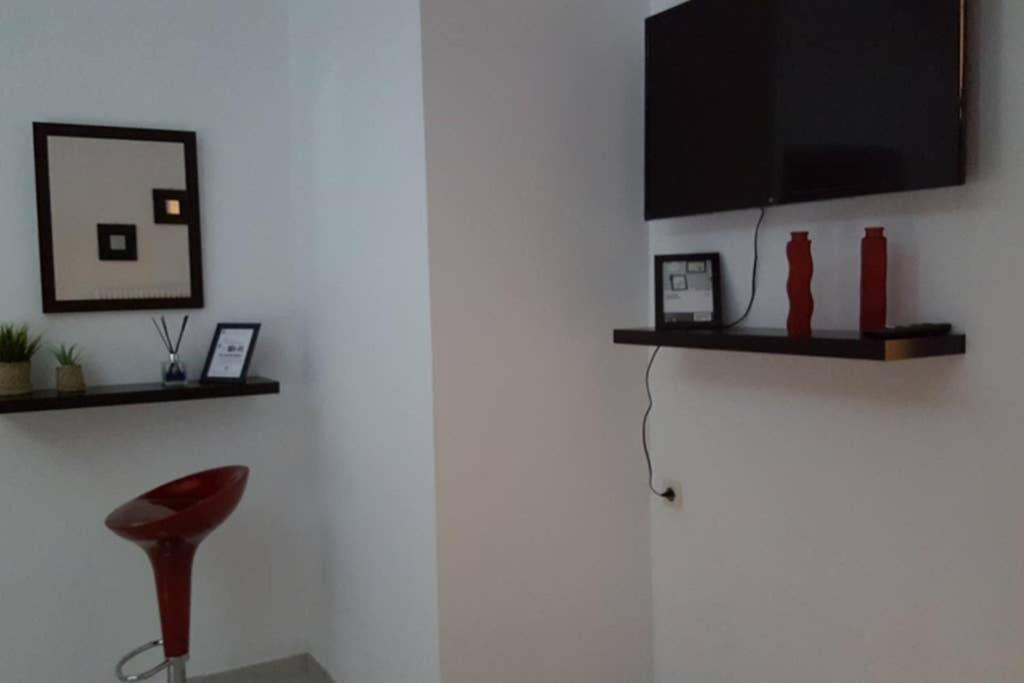 Apartment In The Heart Of The City 5 لاريسا المظهر الخارجي الصورة